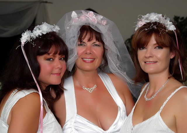 Kim & bridesmaids