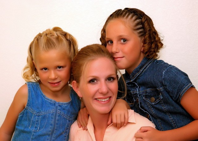 Amanda & her girls
